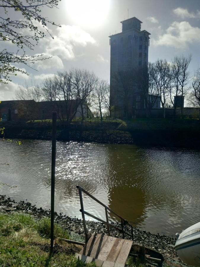 Tij Tiny House Aan Het Getijdewater In Zierikzee Villa Exteriör bild